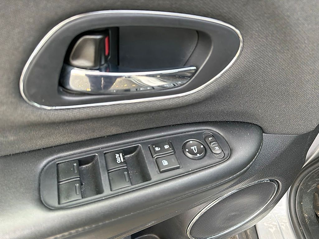 Thumbnail: 2022 Honda HR-V - 16