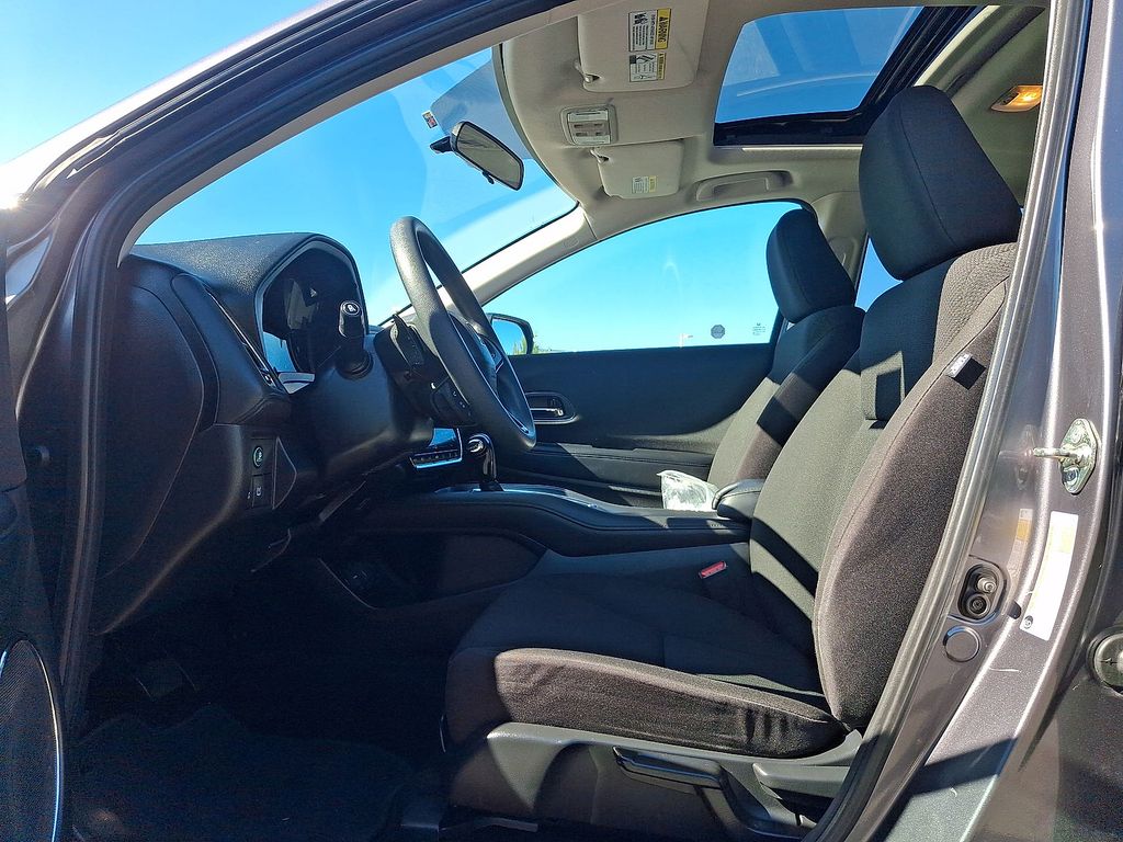 Thumbnail: 2017 Honda HR-V - 8