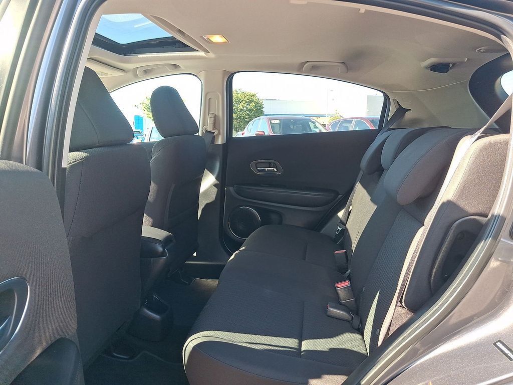 Thumbnail: 2017 Honda HR-V - 9