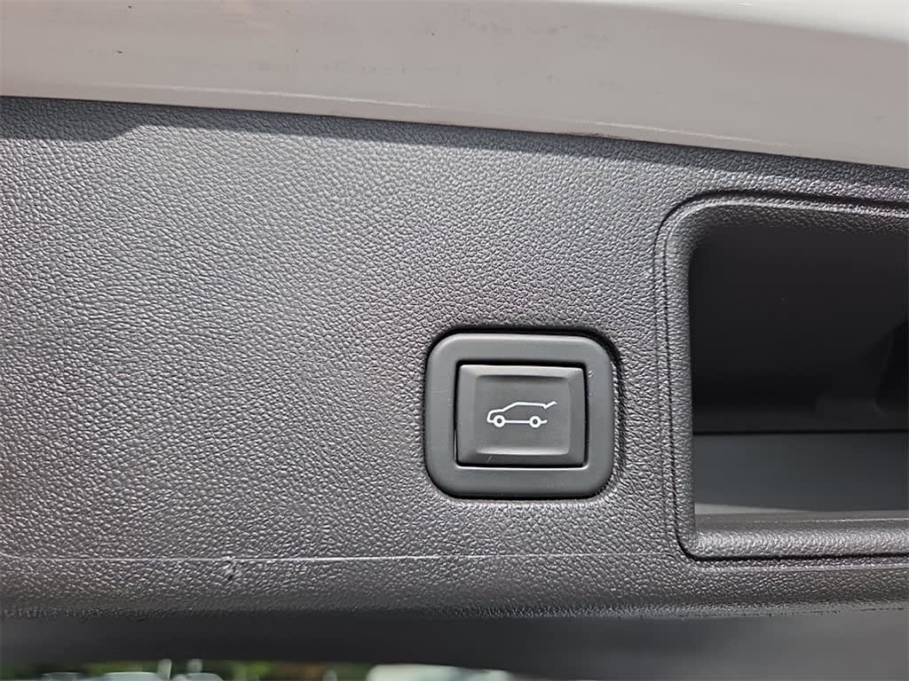 Thumbnail: 2022 GMC Terrain - 17