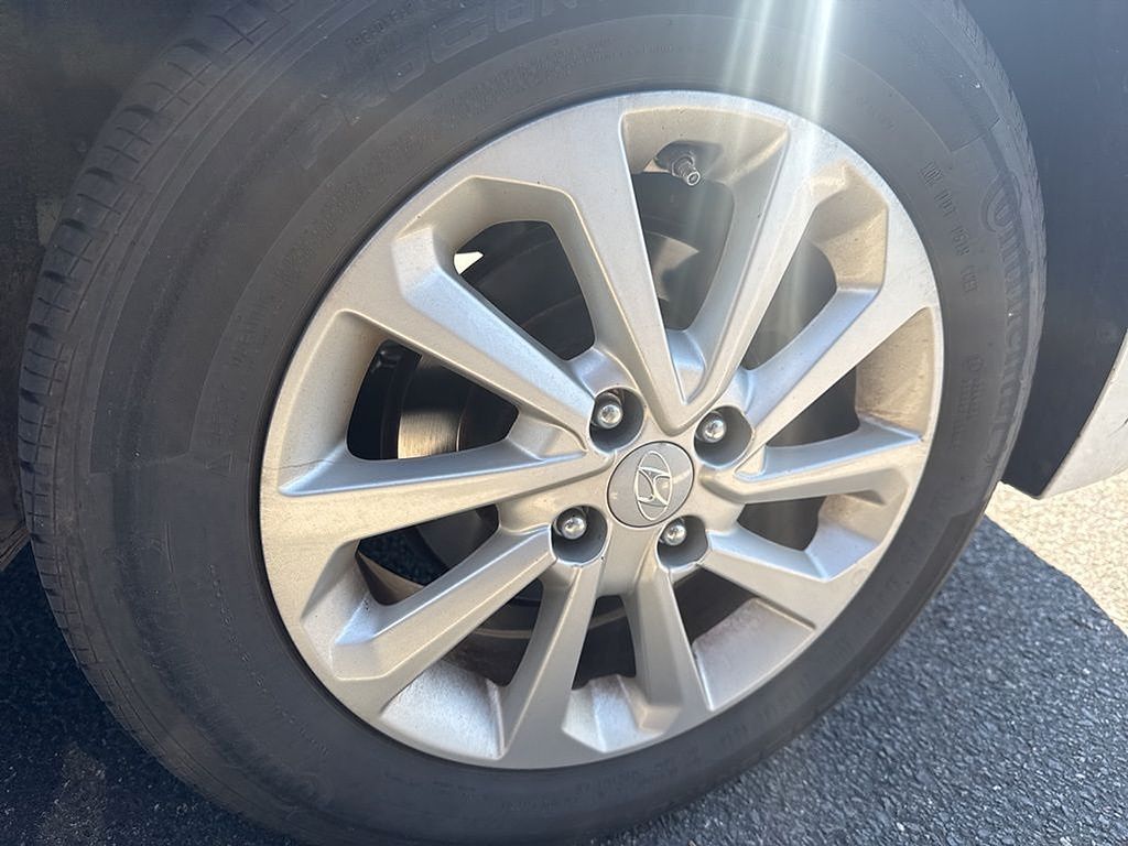 Thumbnail: 2022 Hyundai Accent - 6