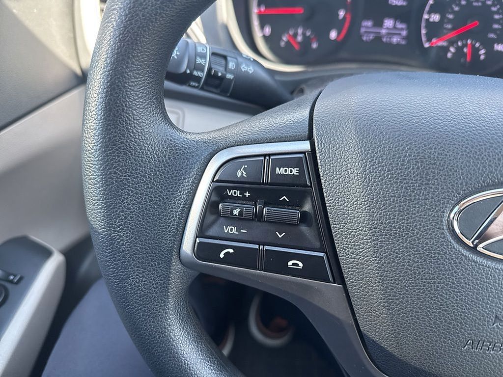 Thumbnail: 2022 Hyundai Accent - 16