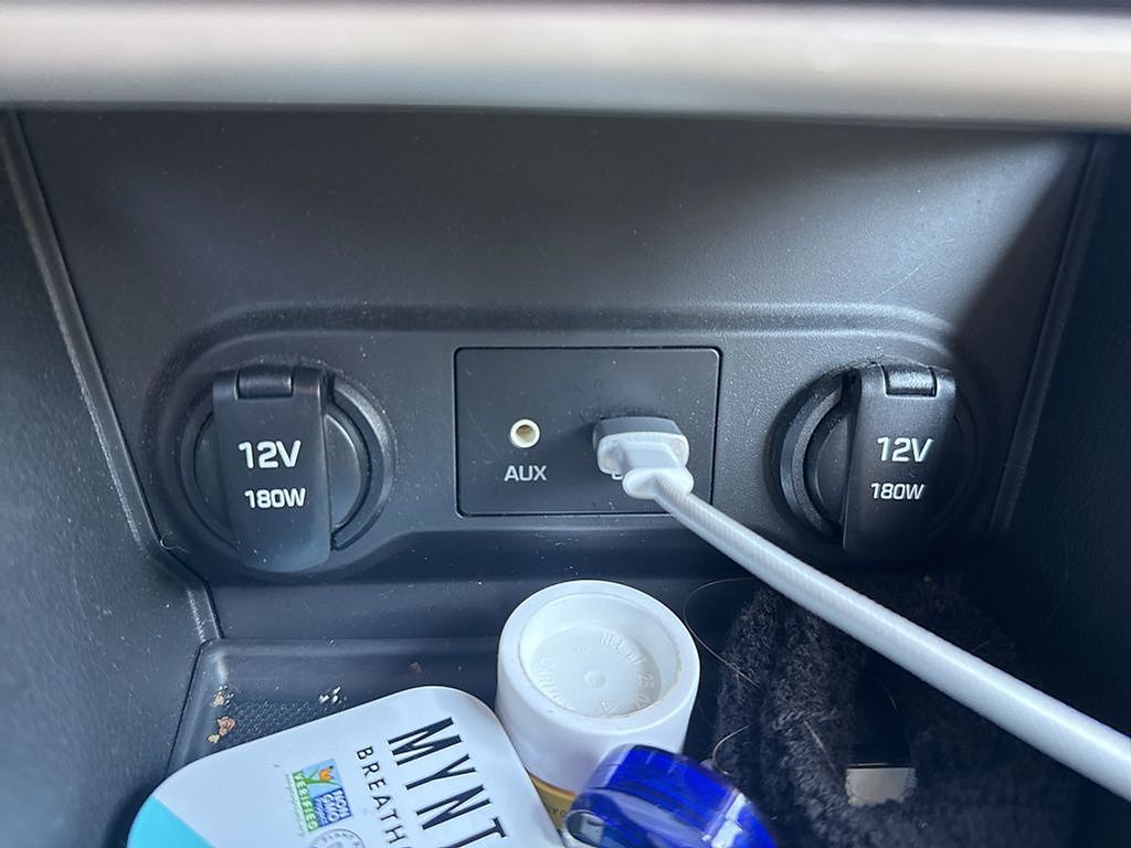 Thumbnail: 2022 Hyundai Accent - 20