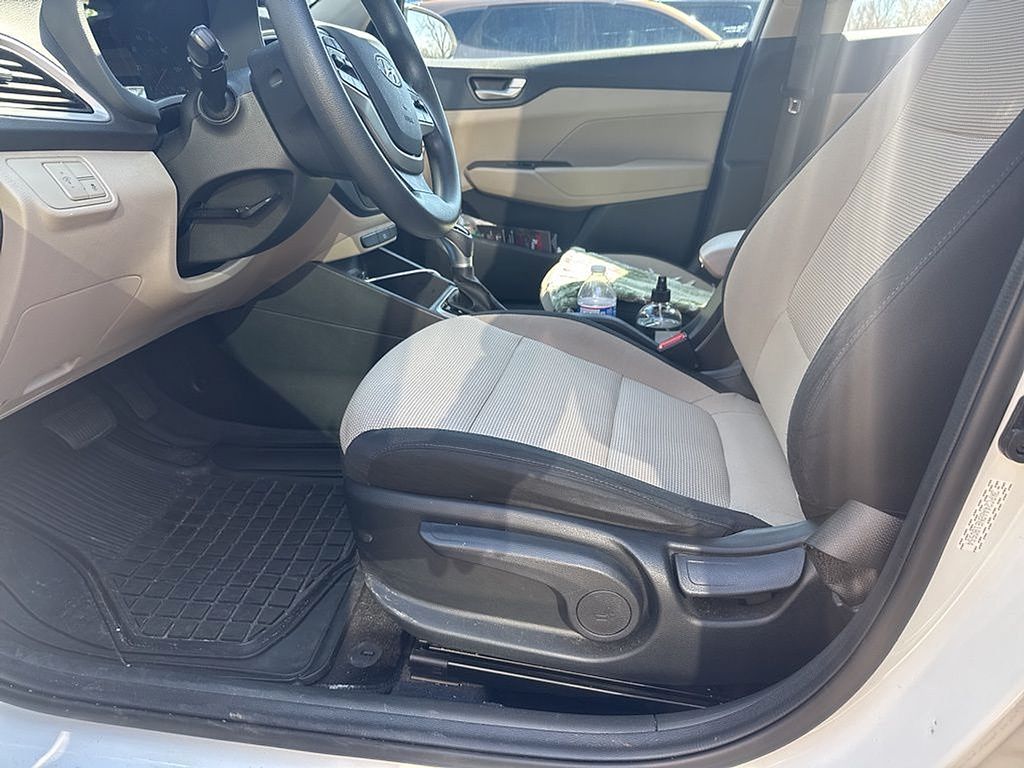 Thumbnail: 2022 Hyundai Accent - 7