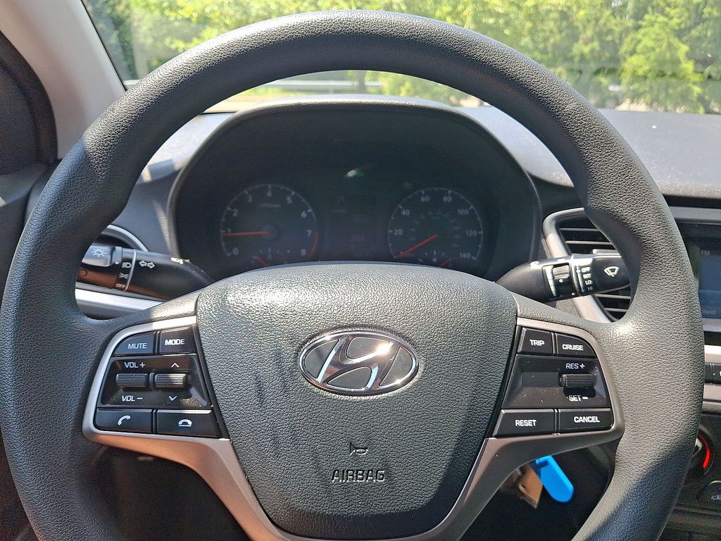Thumbnail: 2021 Hyundai Accent - 19