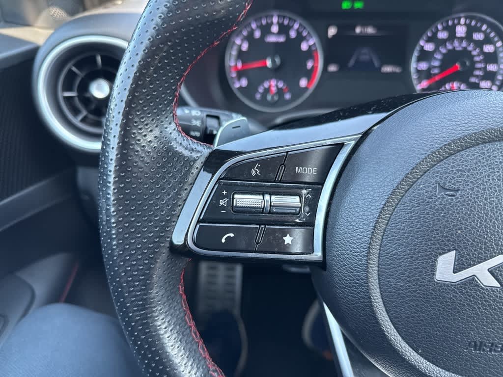 Thumbnail: 2022 Kia Forte - 15