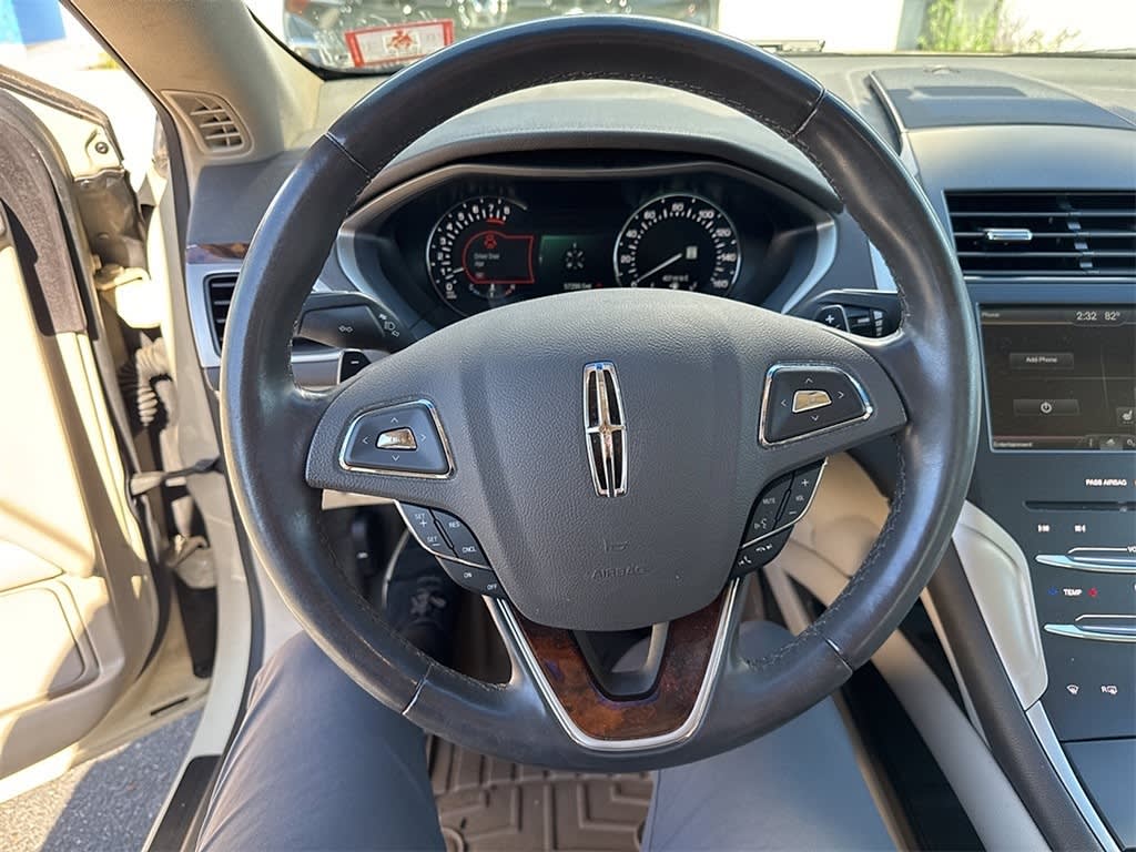 Thumbnail: 2016 Lincoln MKZ - 2