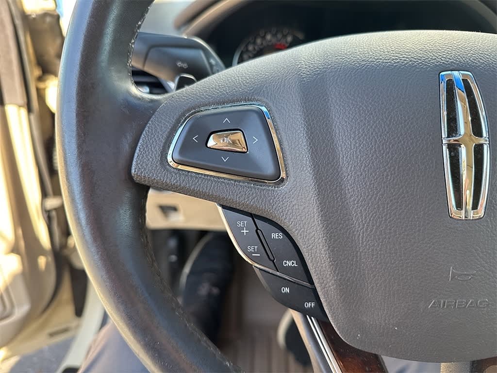 Thumbnail: 2016 Lincoln MKZ - 14