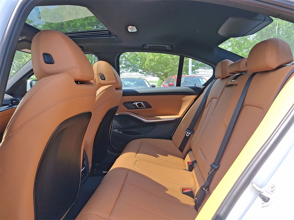 2024 BMW 3 Series 330xi 10