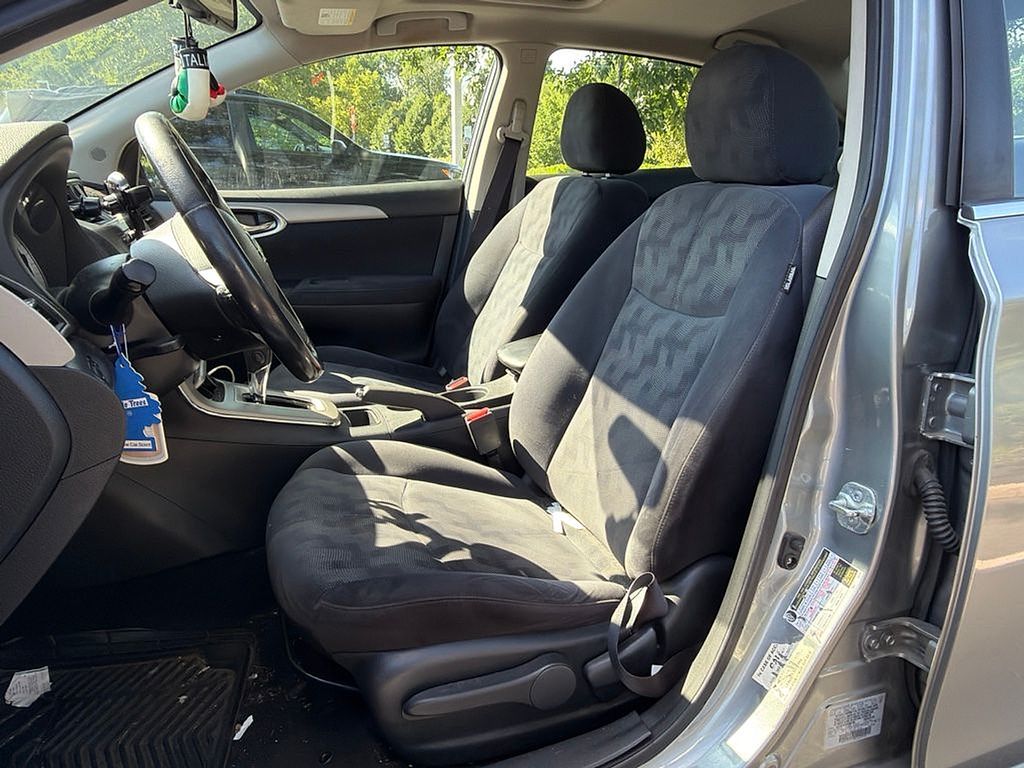 Thumbnail: 2013 Nissan Sentra - 8