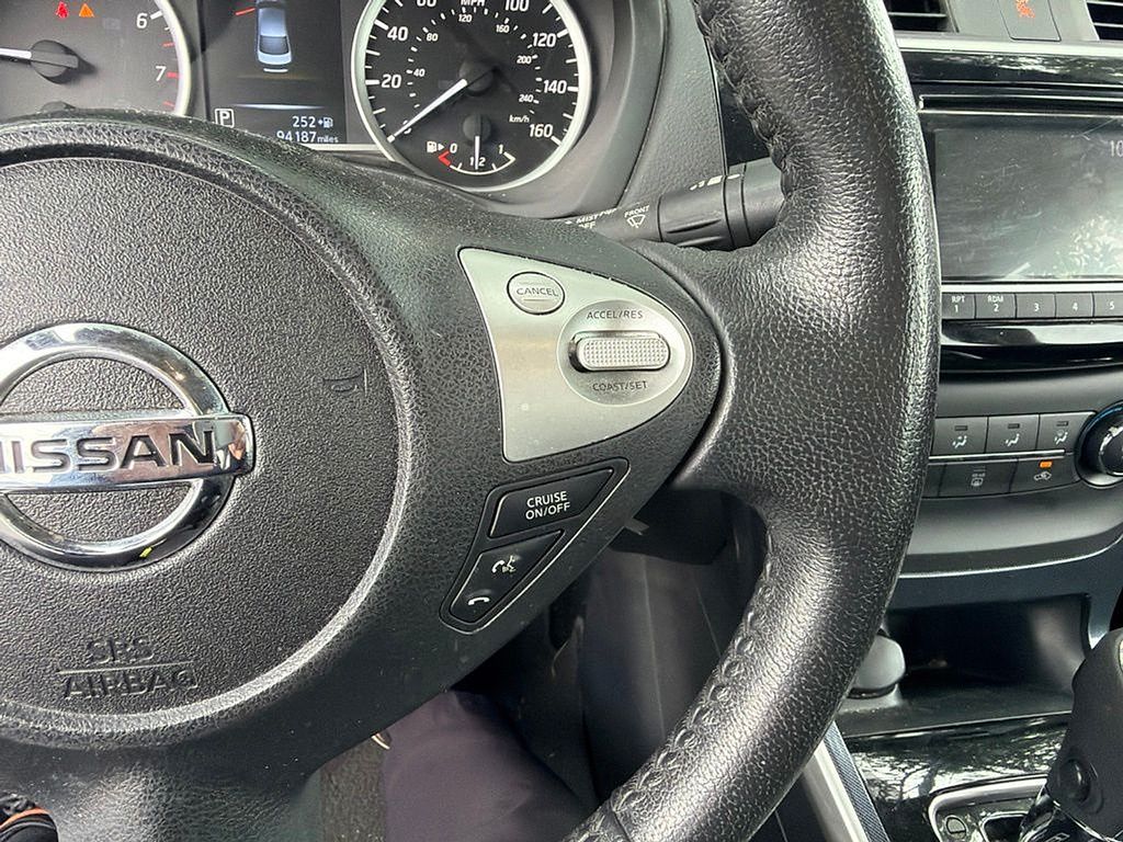 Thumbnail: 2016 Nissan Sentra - 17