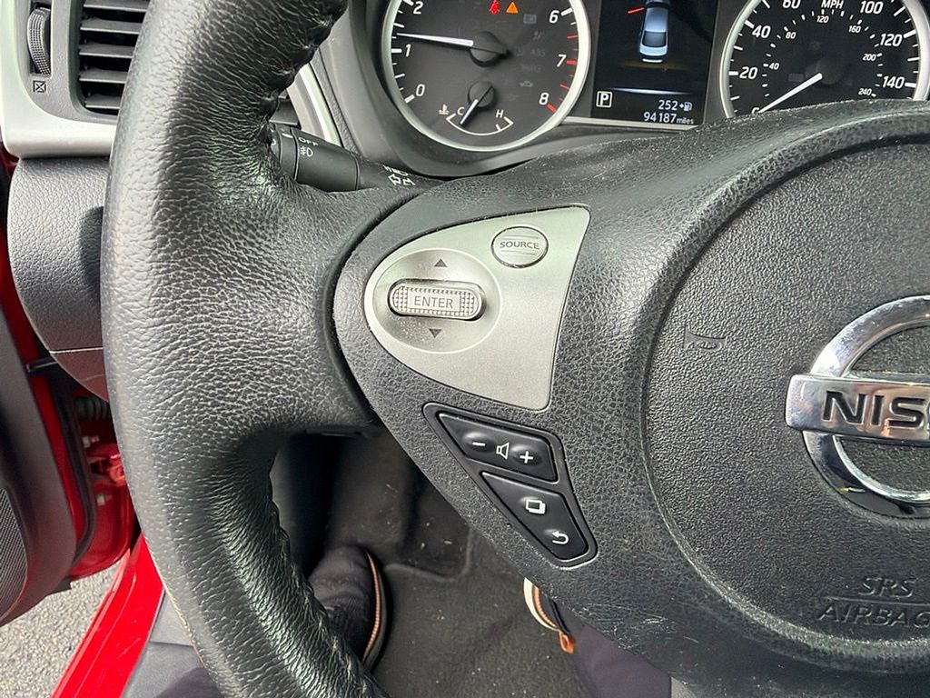 Thumbnail: 2016 Nissan Sentra - 18