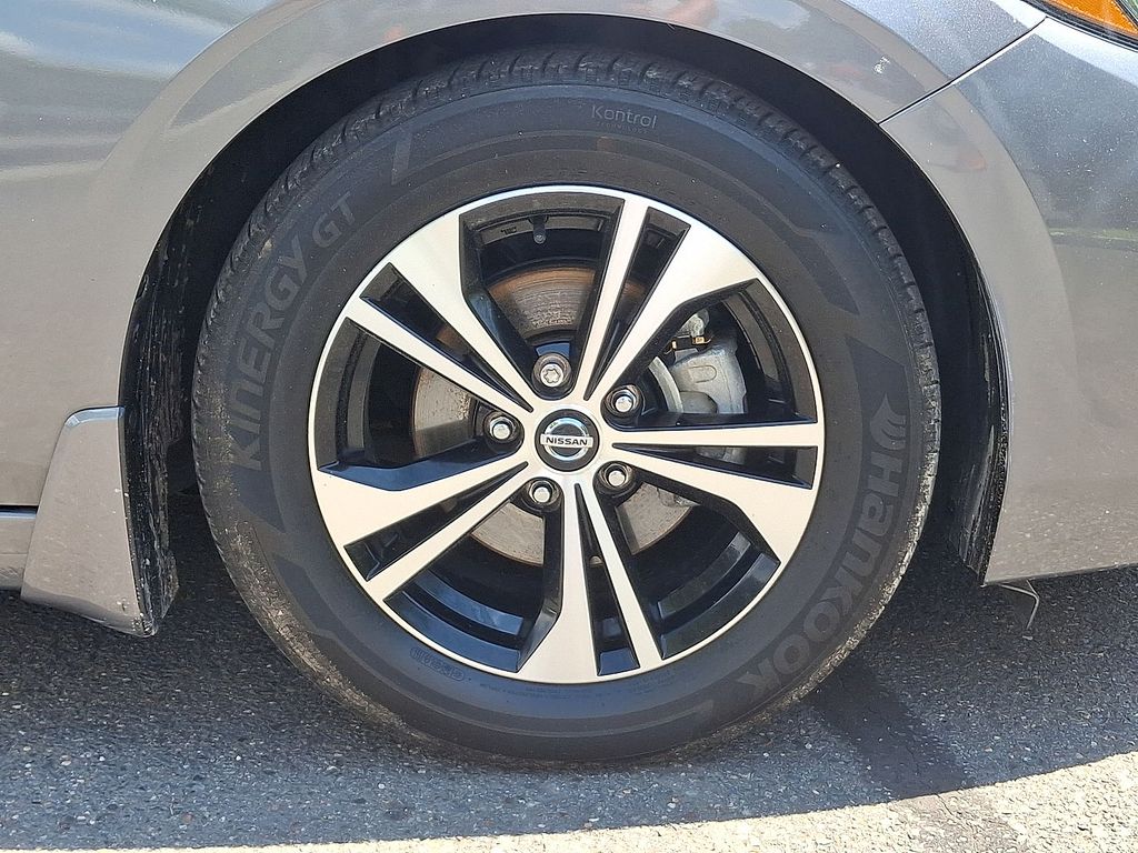 Thumbnail: 2020 Nissan Sentra - 8