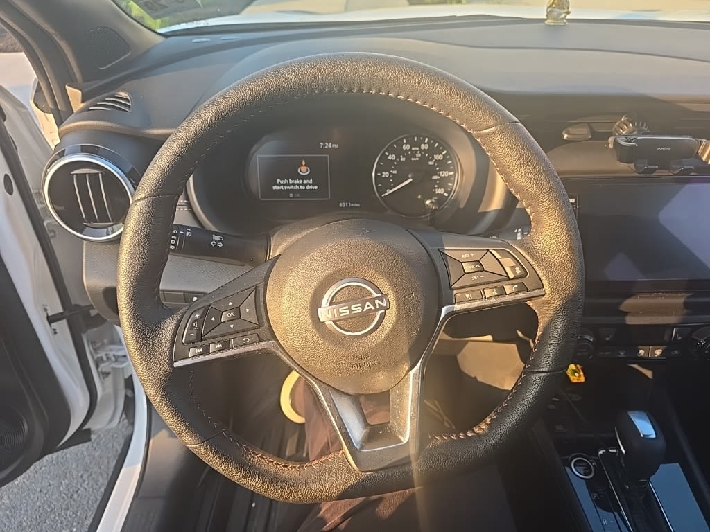 2024 Nissan Kicks SR 2