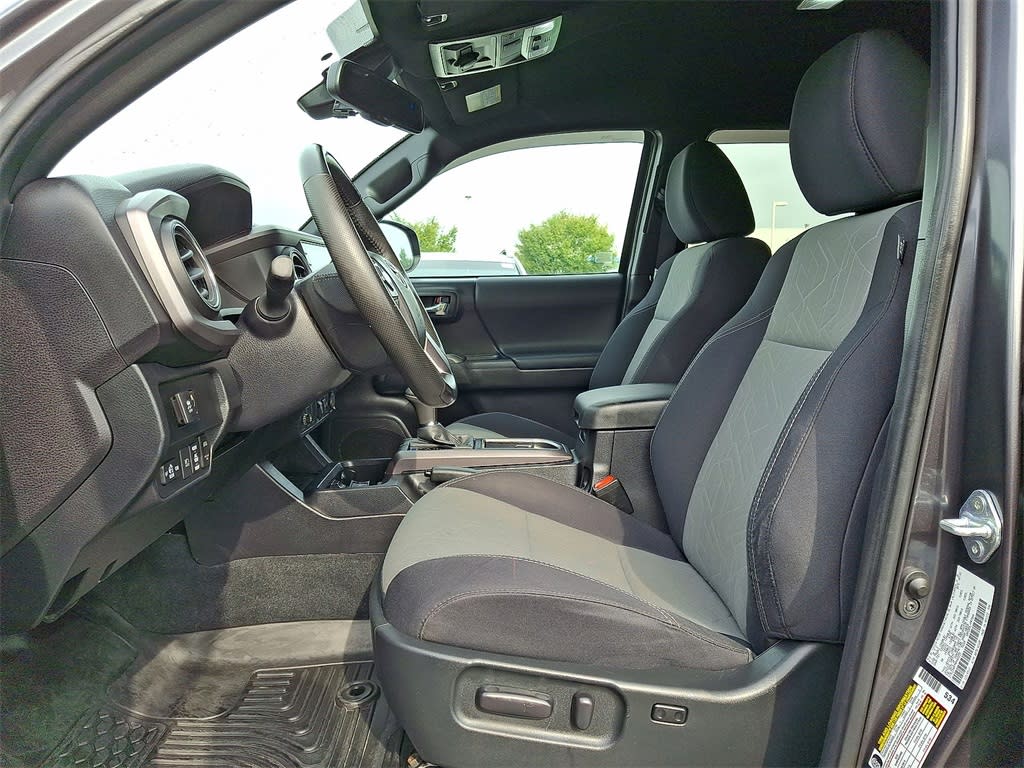 Thumbnail: 2022 Toyota Tacoma - 8