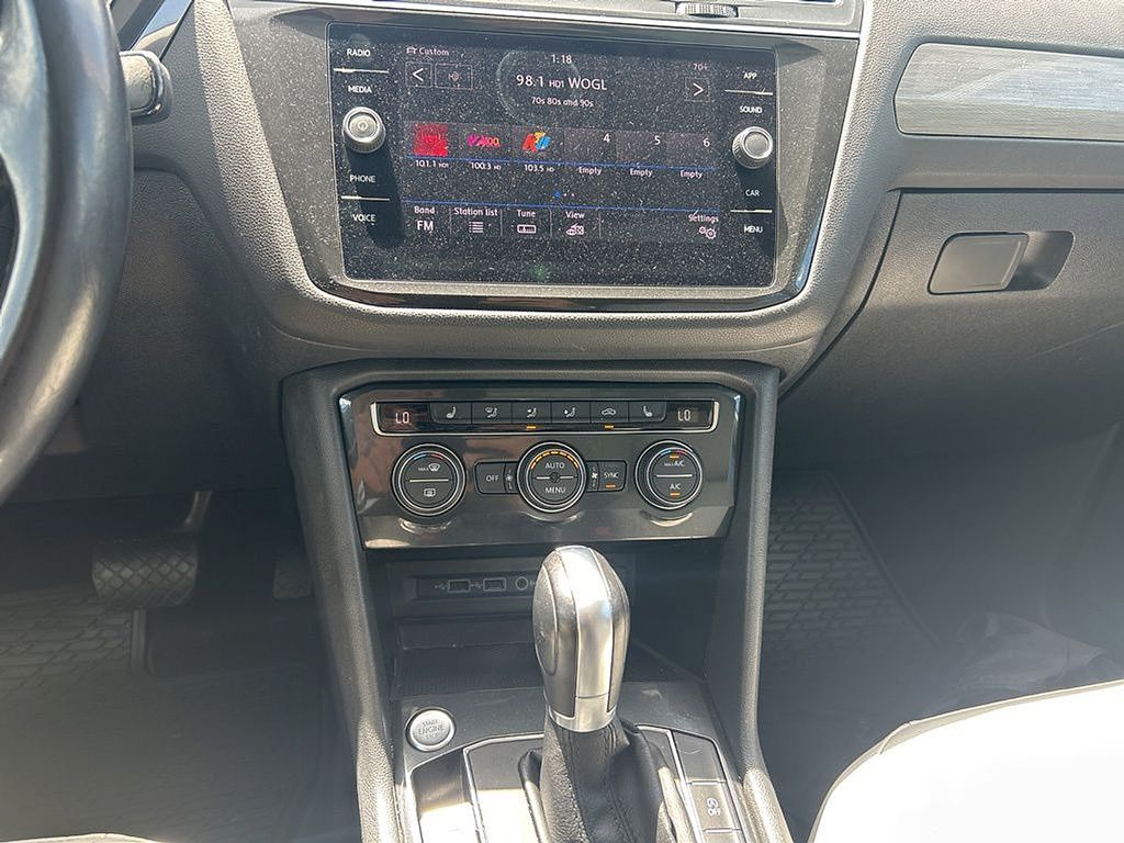 Thumbnail: 2018 Volkswagen Tiguan - 19