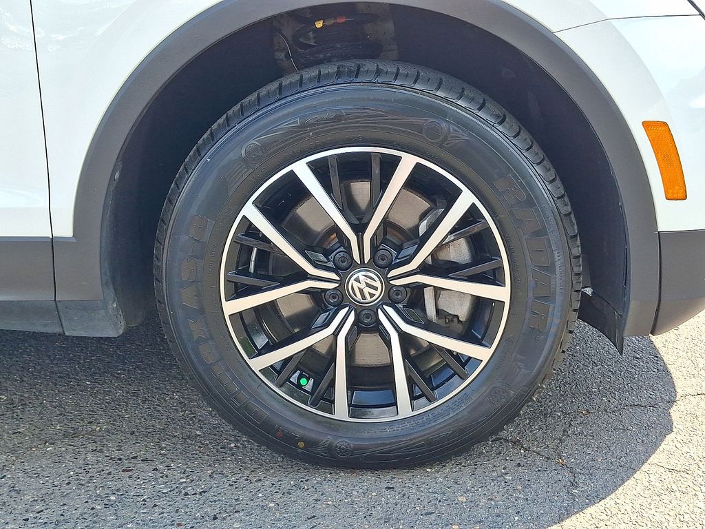 Thumbnail: 2021 Volkswagen Tiguan - 7