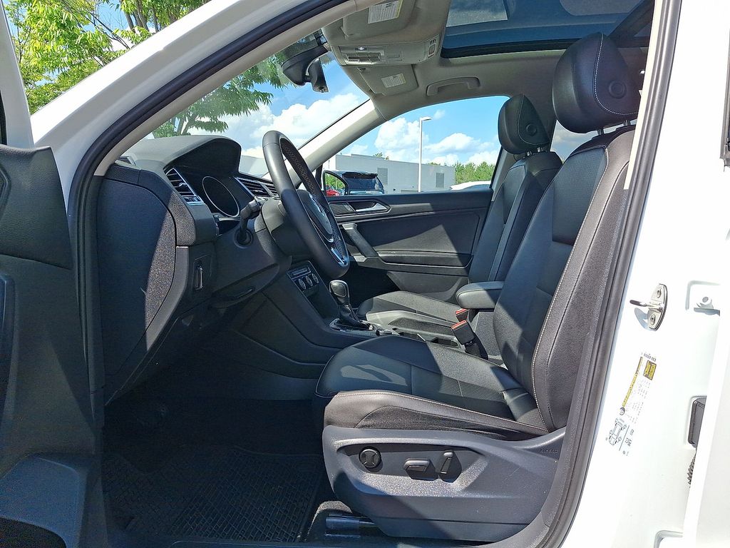 Thumbnail: 2021 Volkswagen Tiguan - 8