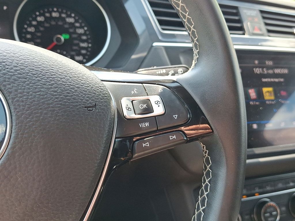 Thumbnail: 2021 Volkswagen Tiguan - 21