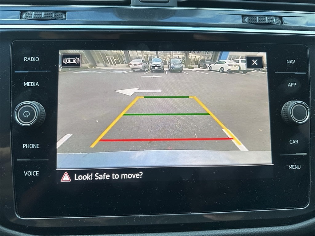 Thumbnail: 2021 Volkswagen Tiguan - 7