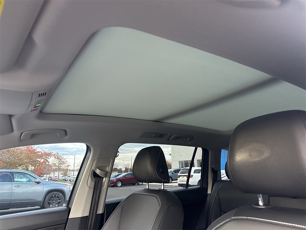 Thumbnail: 2021 Volkswagen Tiguan - 12