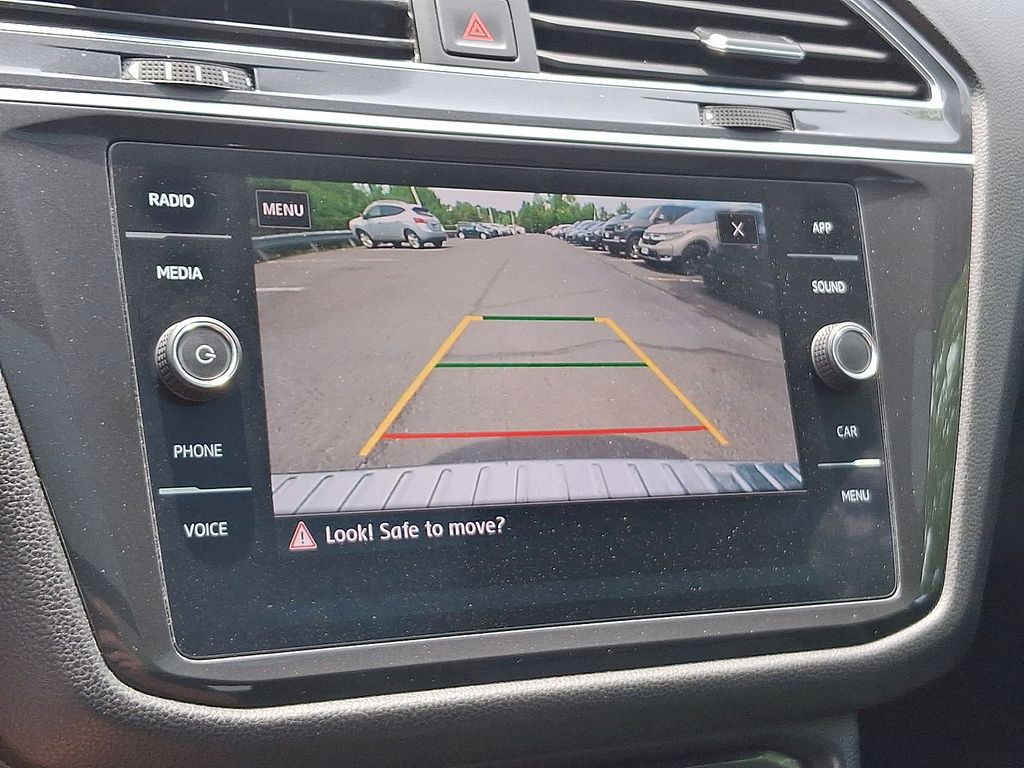 Thumbnail: 2019 Volkswagen Tiguan - 18