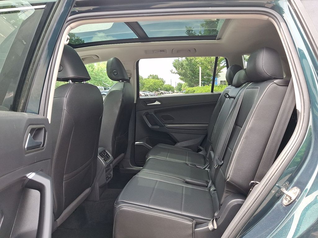 Thumbnail: 2019 Volkswagen Tiguan - 9