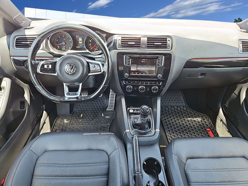 Thumbnail: 2017 Volkswagen Jetta - 2