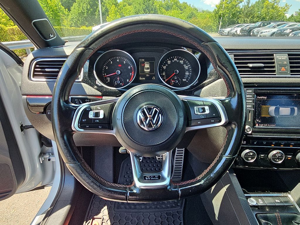Thumbnail: 2017 Volkswagen Jetta - 12