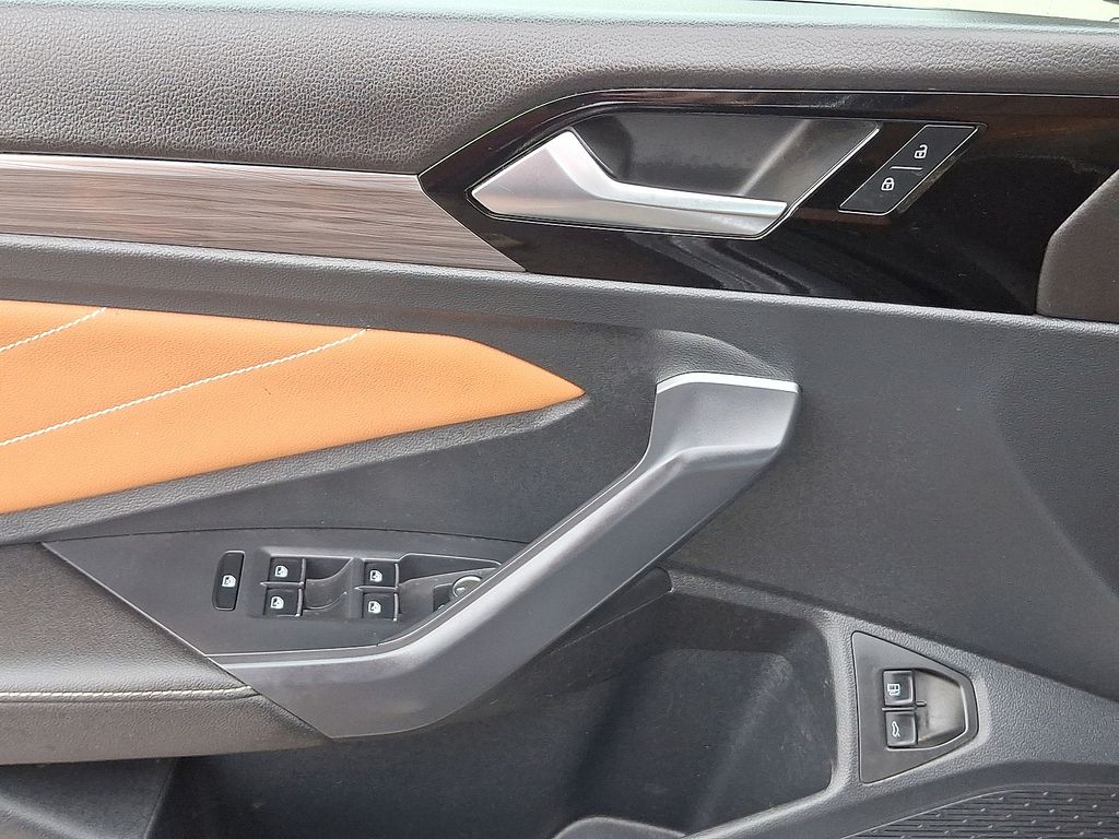 Thumbnail: 2022 Volkswagen Jetta - 16