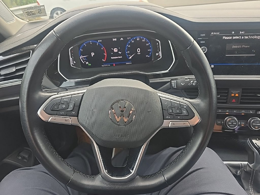 Thumbnail: 2023 Volkswagen Jetta - 2