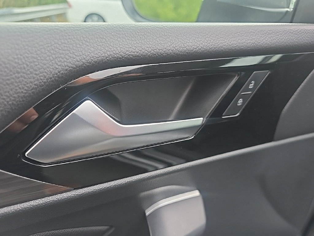 Thumbnail: 2023 Volkswagen Jetta - 18