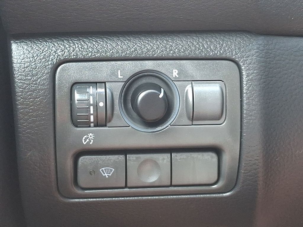 Thumbnail: 2005 Subaru Legacy - 18