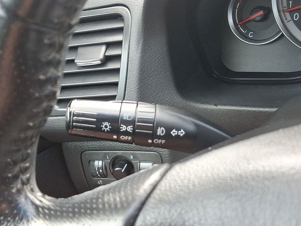 Thumbnail: 2005 Subaru Legacy - 20
