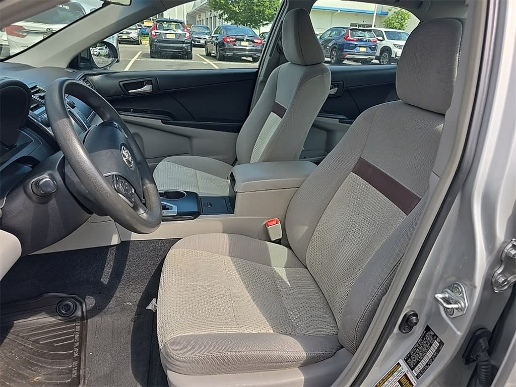 Thumbnail: 2012 Toyota Camry - 6