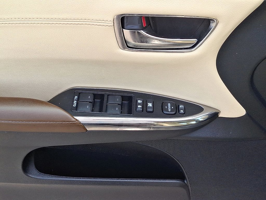 2014 Toyota Avalon XLE 15