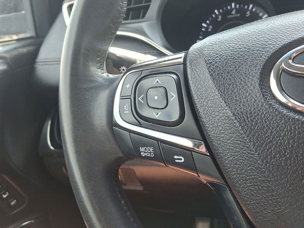 Thumbnail: 2015 Toyota Avalon - 21