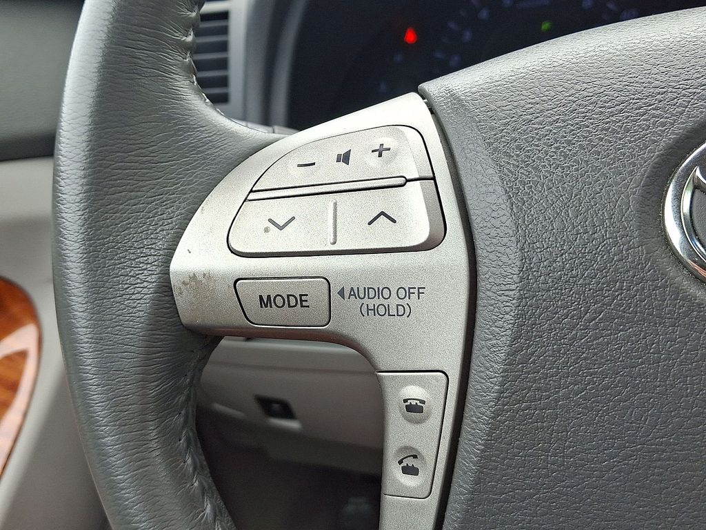 Thumbnail: 2010 Toyota Camry - 20