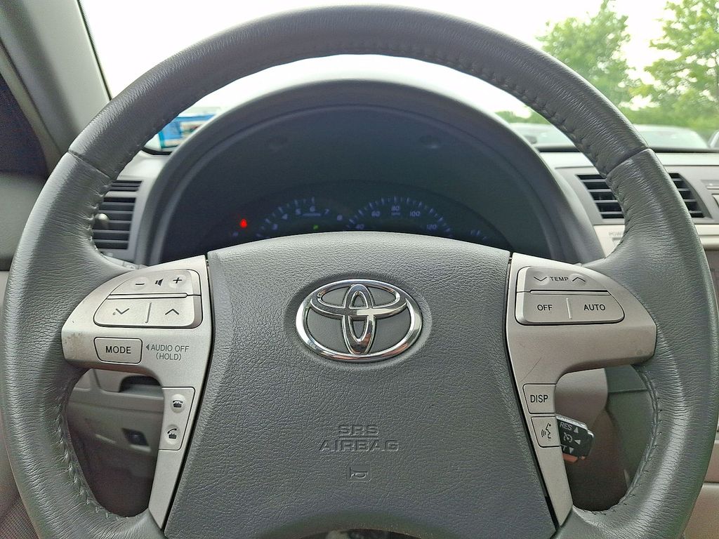 Thumbnail: 2010 Toyota Camry - 19