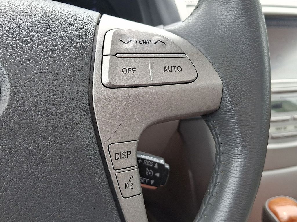 Thumbnail: 2010 Toyota Camry - 21