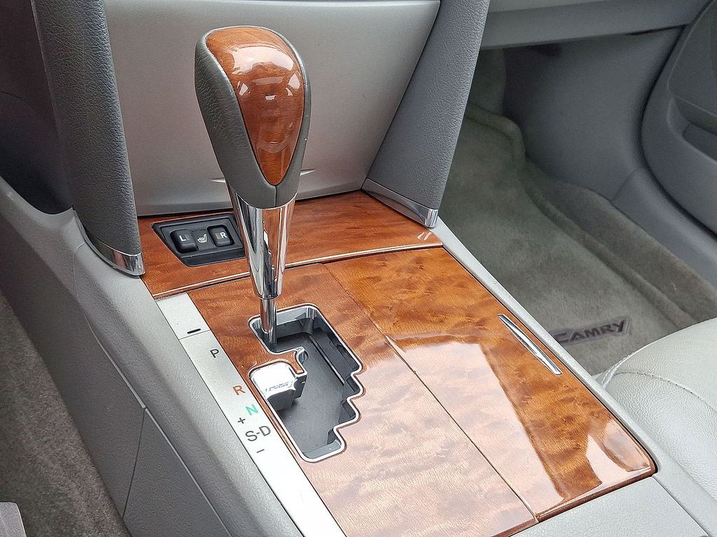 Thumbnail: 2010 Toyota Camry - 11