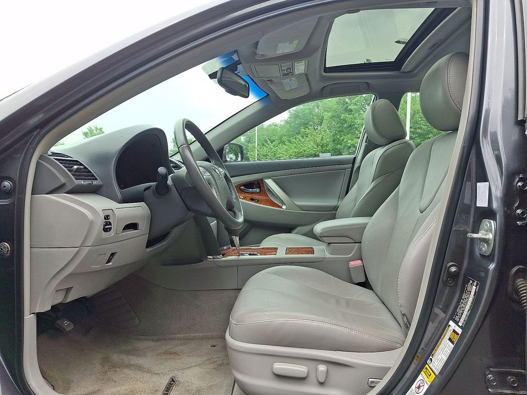Thumbnail: 2010 Toyota Camry - 8