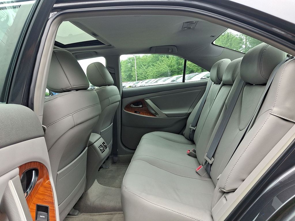 Thumbnail: 2010 Toyota Camry - 9