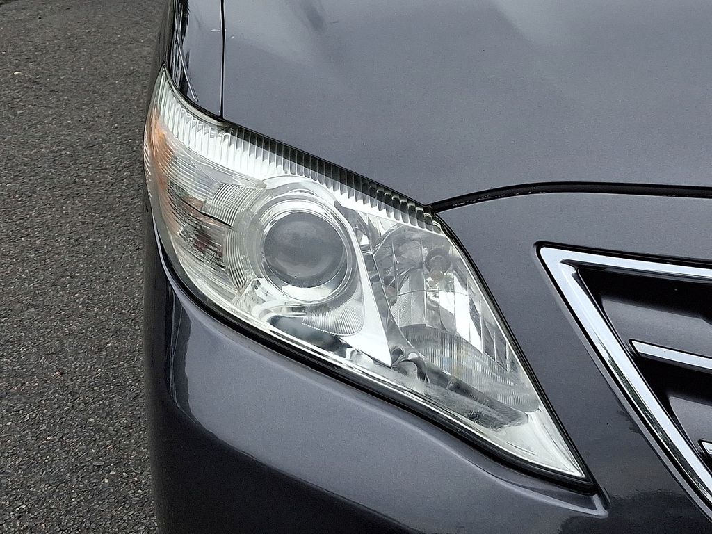 Thumbnail: 2010 Toyota Camry - 27