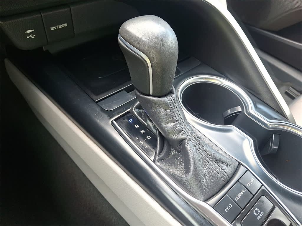 Thumbnail: 2019 Toyota Camry - 10