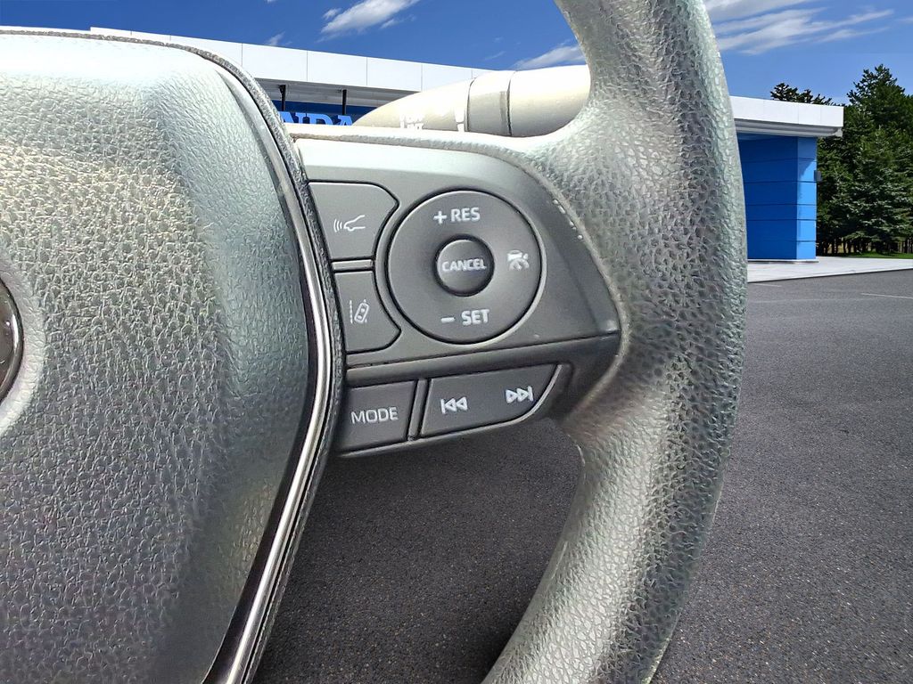 Thumbnail: 2020 Toyota Camry - 28