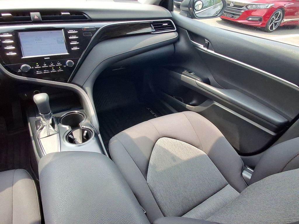 Thumbnail: 2020 Toyota Camry - 10