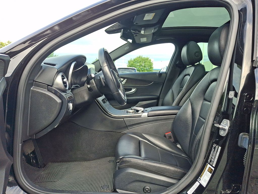 Thumbnail: 2019 Mercedes-Benz C-Class - 9
