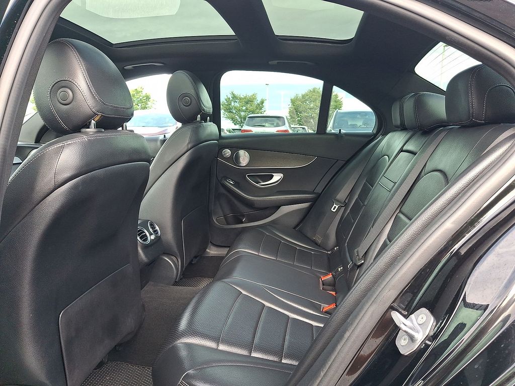 Thumbnail: 2019 Mercedes-Benz C-Class - 10