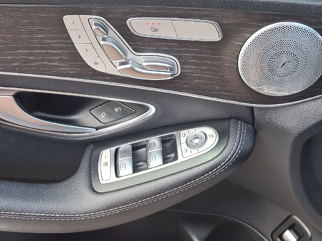 Thumbnail: 2019 Mercedes-Benz C-Class - 18